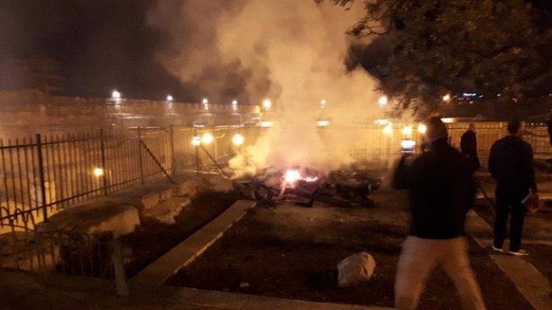 Në të njëjtën kohë me Notre Dame, zjarrfikësit u ballafaquan edhe me një zjarr në xhaminë Al-Aqsa në Jerusalem (Foto/Video)