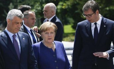 “Der Standard”: Në Berlin “varroset” ideja e shkëmbimit të territoreve – Merkel propozon status të veçantë për veriun e Kosovës