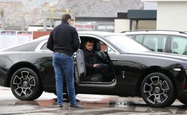 Xherdan Shaqiri vozit tani një veturë luksoze “Rolls-Royce”