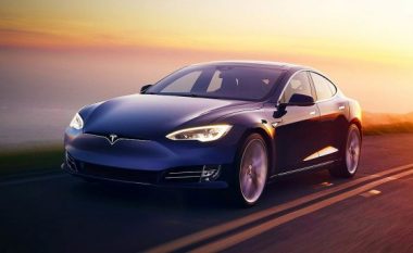 ​Tesla përgatit modelin S me autonomi 644 kilometra