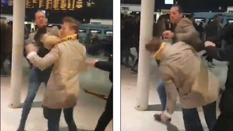 Pas një mosmarrëveshje, me vetëm një goditje e nokauton burrin në Londër (Video, +18)