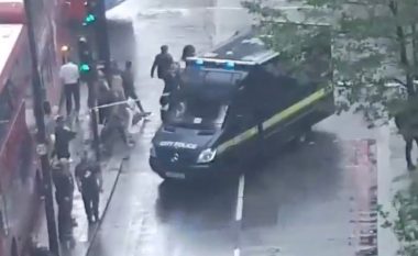 Dëgjohet një “shpërthim i fuqishëm”, policia bllokon disa rrugë në Londër