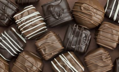 Çokollata e zezë është ilaç për trurin – e forcon memorien dhe përqendrimin