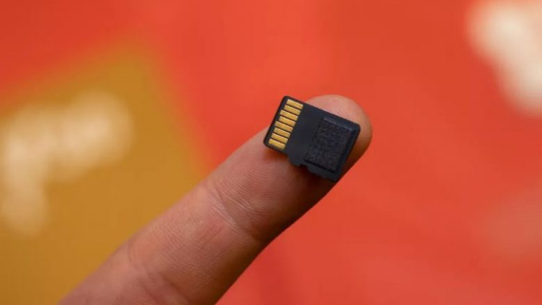 Del në shitje karta e parë microSD në botë me kapacitet 1TB