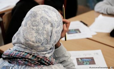 Austria ndalon shaminë për vajzat në shkollat fillore