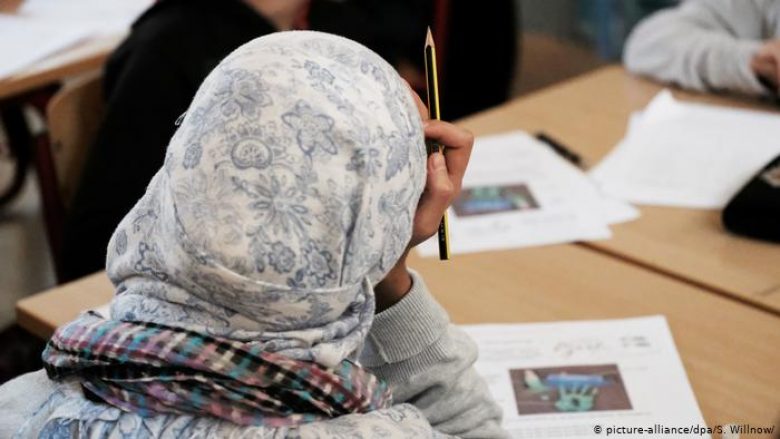 Austria ndalon shaminë për vajzat në shkollat fillore