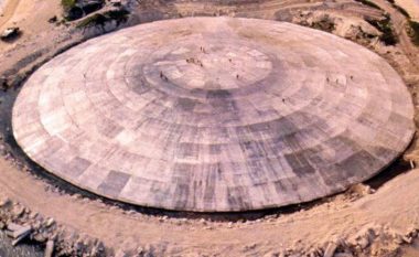 Kupola e betonit që “fsheh” mbetjet radioaktive nga Lufta e Ftohtë, ishte menduar si “varr” për materie të rrezikshme – tani rrezikon njerëzimin (Video)  