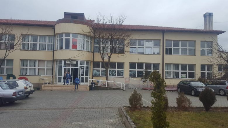 Sulmi me thikë ndaj mësueses- reagon Këshilli i Prindërve të Prishtinës, e quan akt jonjerëzor