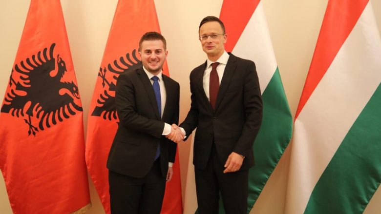 Ministri i Jashtëm i Hungarisë: Bashkimi Europian duhet t’i hapë negociatat me Shqipërinë në qershor