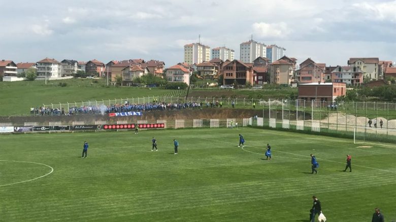 Gjithçka gati në Drenas, një orë para ndeshjes stadiumi i stërmbushur dhe gati për ta parë kampionin e ri të Kosovës