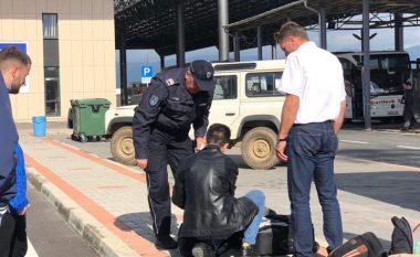 Festivali “Mirëdita, Dobar dan!”, gazetarët dhe pjesëmarrësit nga Kosova kontrollohen nga policia serbe në kufi