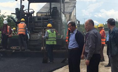Veseli mban premtimin – fillon asfaltimi i rrugëve në Kaçanik