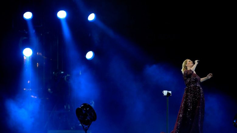 Në 31 vjetorin e lindjes, Adele paralajmëron albumin e ri