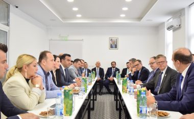Një delegacion i bizneseve amerikane njoftohet me mundësitë për investime në Kosovë