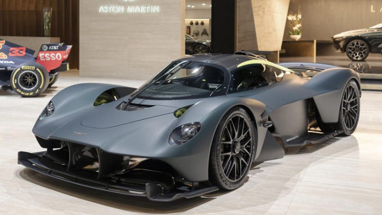 Aston Martin Valkyrie vjen për të rivalizuar me Ferrari (Foto)