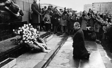Revolta e Getos së Varshavës, Willy Brandt dhe ndjesa publike në foton e Sven Simonit