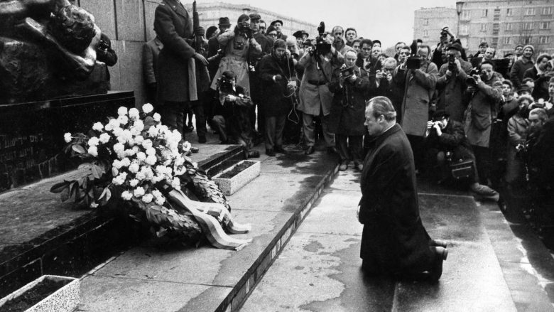 Revolta e Getos së Varshavës, Willy Brandt dhe ndjesa publike në foton e Sven Simonit