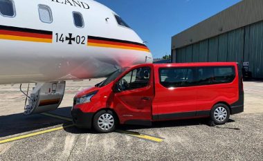 Furgoni godet aeroplanin e Merkel, detyron kancelaren të vonojë kthimin e saj në Berlin (Foto)