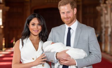 Princ Harry dhe Meghan Markle nuk do ta bëjnë publike certifikatën e lindjes së djalit të tyre, Archie