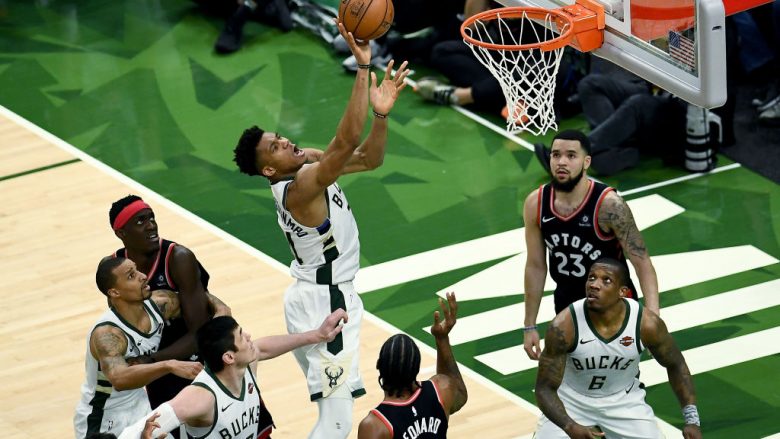 Milwaukee triumfon edhe në ndeshjen e dytë ndaj Raptors