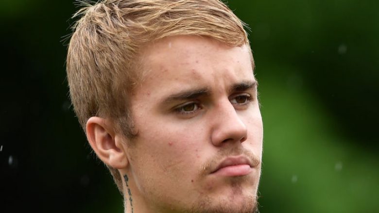 Justin Bieber ndalohet nga policia, por shpëton nga dënimi