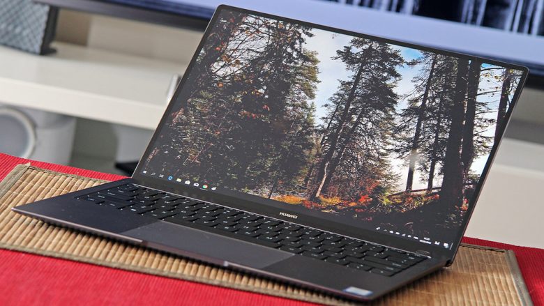 Microsoft ndalon shitjet e laptopëve Huawei