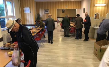 Be Happy Restaurant dërgon iftar për 80 banorët në shtëpinë e pleqve në Prishtinë