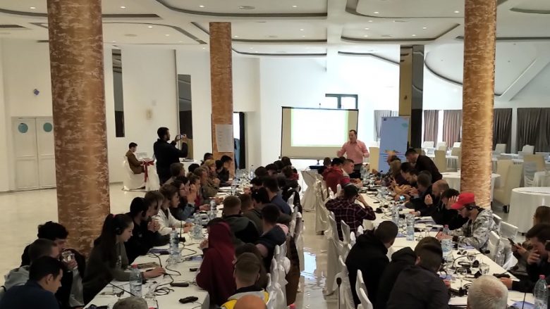100 të rinj dhe fermer të rajonit ndërkufitar Gjilan-Kumanovë trajnohen për ndërmarrësi