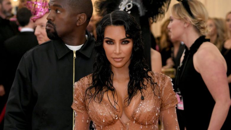 Kanye West e befason Kim Kardashianin në një takim me Celine Dion