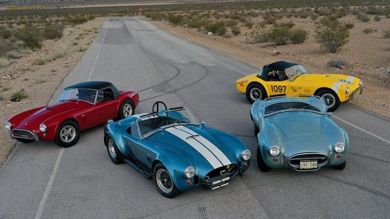 Koleksioni rrallë i Shelby Cobra grumbulloi disa milionë në ankand (Foto)