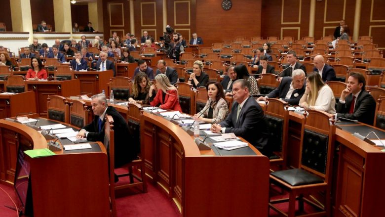 Kuvendit të Shqipërisë i shtohen edhe 10 deputetët të rinj