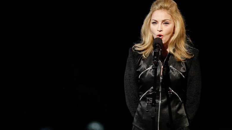 Madonna i komenton akuzat ndaj Jackson: Askush nuk është fajtor derisa nuk dëshmohet e kundërta
