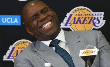 Magic Johnson akuzohet se abuzoi me punonjësit në Lakers