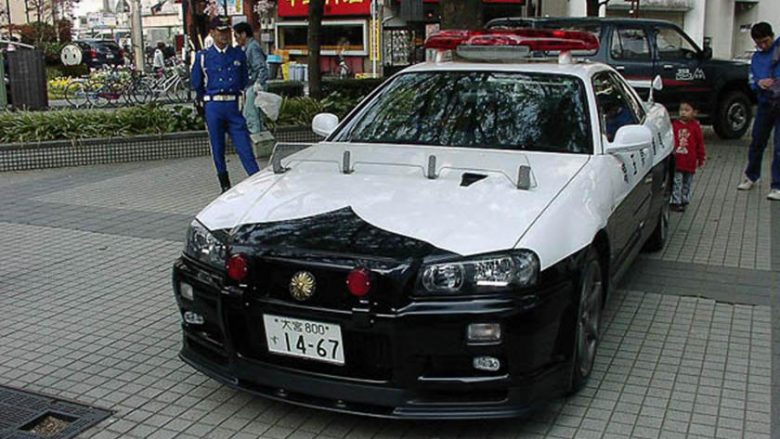 Makinat e policisë japoneze, për patrullime me shumë stil (Foto)