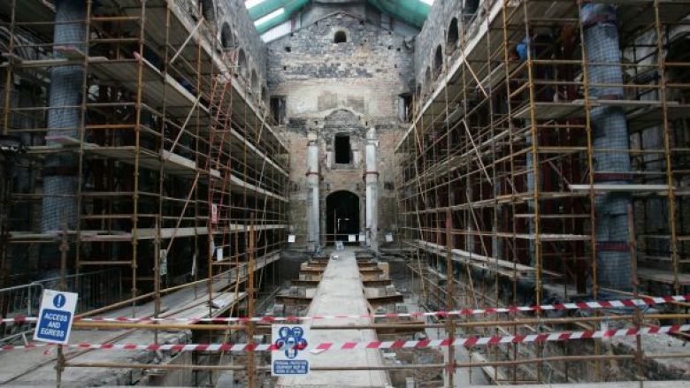 Dy miliarderët që premtuan mbi 300 milionë euro për rindërtimin e “Notre Dames”, dhuruan vetëm 20 milionë