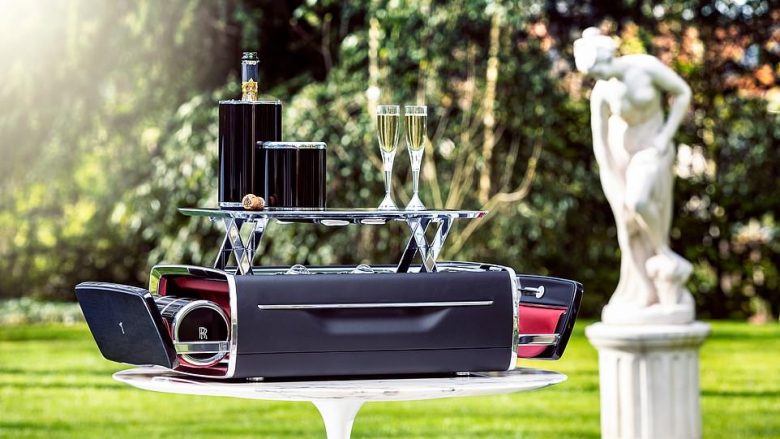 Opsioni luksoz i Rrolls-Royce për shampanjë dhe kaviar, që kushton 44 mijë funte (Foto)