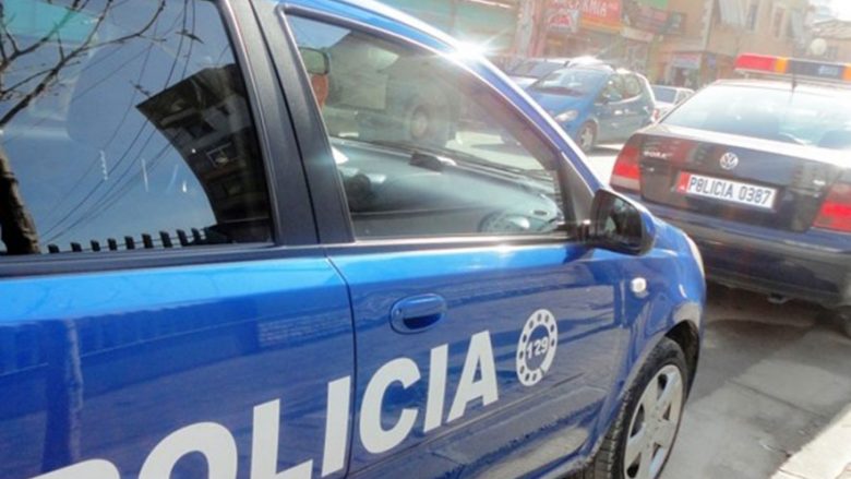Tiranë, gjendet i vdekur një 38 vjeçar, makina ishte e ndezur