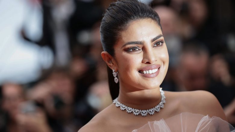 Priyanka Chopra flet sërish për abuzimet që i janë bërë si fëmijë