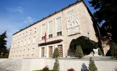 Qeveria e Shqipërisë u ka borxh 1.5 miliard euro bizneseve