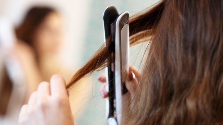 Si duhet t’i pastroni drejtuesit e flokëve dhe sa shpesh?