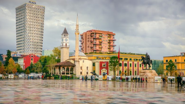 Sheshi ‘Skënderbej’ zë vendin e dytë në garën e BE-së për arkitekturën më të mirë bashkëkohore