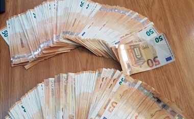 Policia arreston një person iu gjenden në makinë 46 kg drogë dhe 20 mijë euro