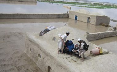 Të paktën 24 persona të vdekur nga vërshimet në Afganistan