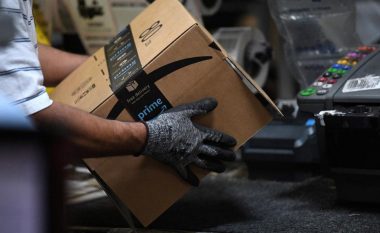 Amazon përgatitet të zëvendësoj punëtorët me makina të automatizuara