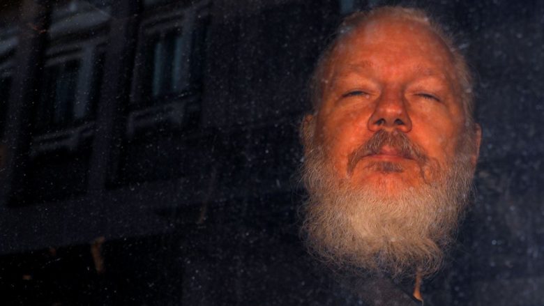 Suedia rihap rastin për dhunim kundër Assange