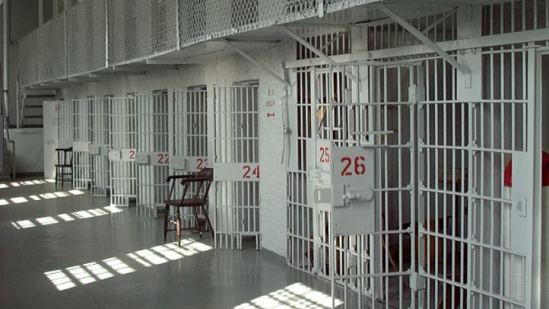 Të burgosurit politik: Mbi 15 euro kompensim për një ditë qëndrimi në burg