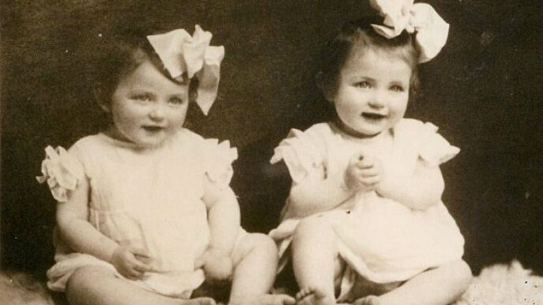Historia e binjakeve që i mbijetuan eksperimenteve në kampin e Auschwitzit