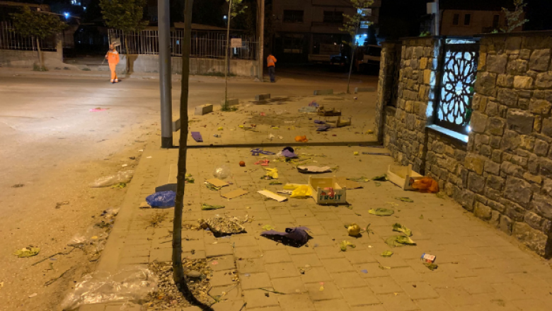 Dita e tregut në Tetovë, shitësit lënë prapa vetes mbeturinat (Foto)