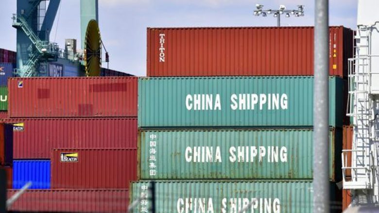 SHBA-ja ndalon importin e mallrave nga një prodhues kinez për shkak të keqtrajtimit të ujgurëve