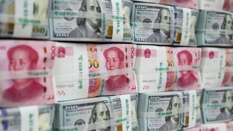 Lufta tregtare SHBA-Kinë, fut në krizë valutën kineze